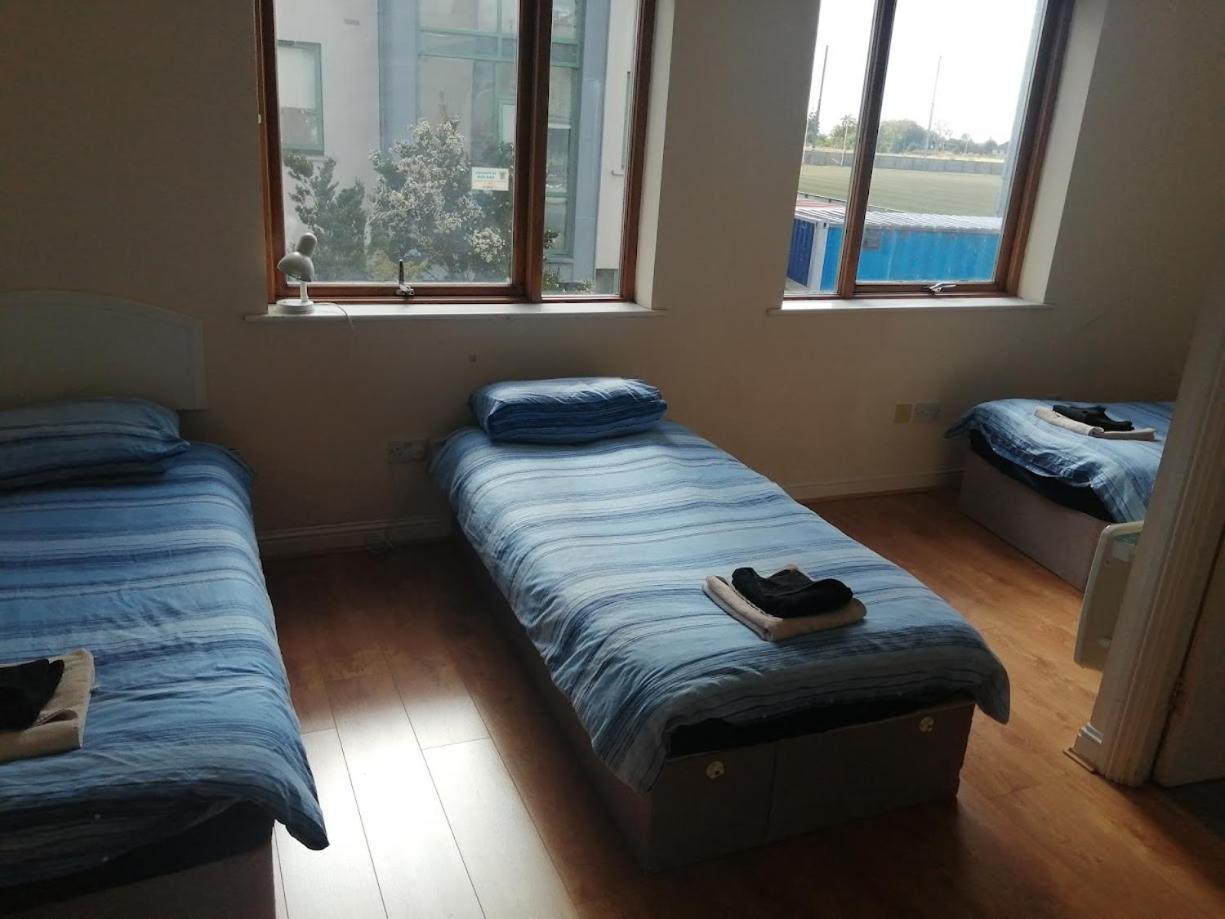 2 Bedroom, 2 Bathroom Apartment Dublin Bagian luar foto